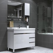 <b>华宇平台不锈钢浴室柜并非“不锈” 保养要得当</b>
